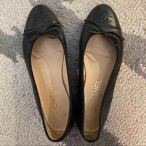 Chanel Classic Ballet Flat in Black Leather 36